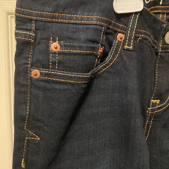 Stitch details on point - Picture 4 of 8